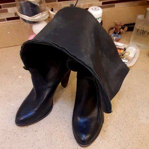tall black heeled boots